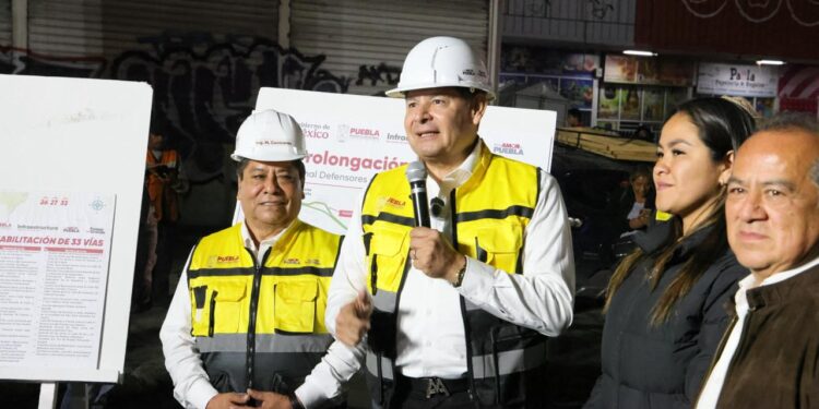 Avanza pavimentación de prolongación reforma; obra del gobierno estatal impactará a miles de poblanos: Alejandro Armenta