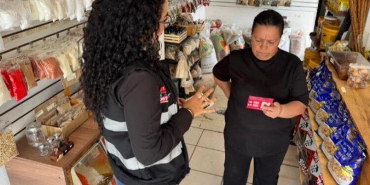 Difunde Secretaría de Seguridad en Guaymas y Empalme función de aplicaciones móviles para prevenir delitos