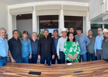 Aceptan dirigentes agrícolas retirarse de casetas de peaje; acudirán junto con el Gobernador a reunión a la Ciudad de México