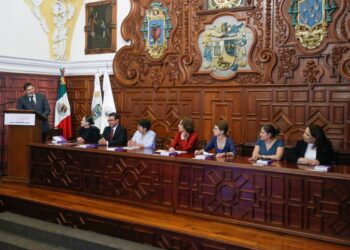 Puebla impulsa ciencia de alto impacto con semiconductores, innovación tecnológica y educación