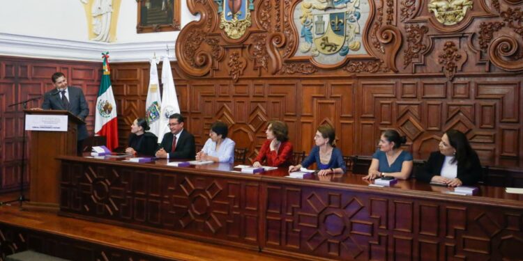 Puebla impulsa ciencia de alto impacto con semiconductores, innovación tecnológica y educación