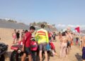 Rescatan guardavidas de UEPC Colima y PC Manzanillo a dos mujeres en Playa de Oro