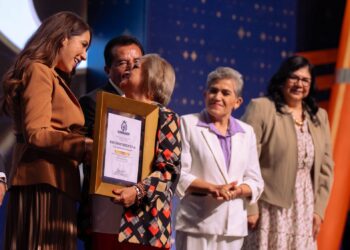 Reconoce Libia Dennise la excelencia docente en el Día de la Maestra y el Maestro 2026
