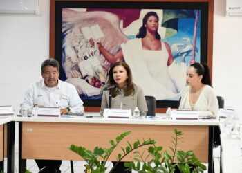 Comité aprueba lista de proveedores del programa de dotación de uniformes y útiles escolares gratuitos, y las fechas del canje