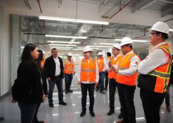 El Gobernador Durazo detona crecimiento económico con inversión de 725 millones en industria aeroespacial