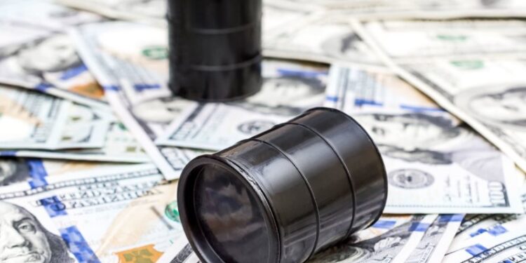 Petróleo golpea al peso mexicano en mercados