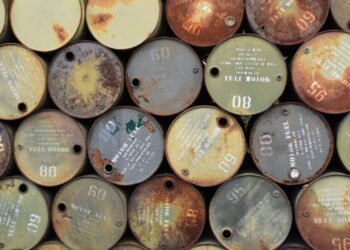 Caída del petróleo impulsada por señales de estabilidad geopolítica