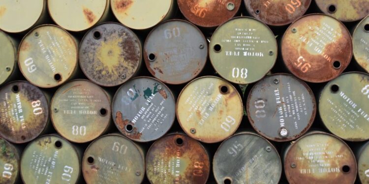 Caída del petróleo impulsada por señales de estabilidad geopolítica