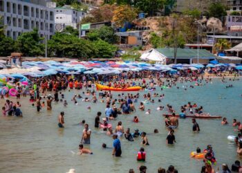 Destinos turísticos de Guerrero registran positiva afluencia de visitantes este domingo
