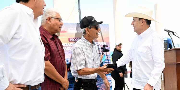 Respalda Gobernador Durazo a más de 3 mil familias del sector pesquero con equipo renovado