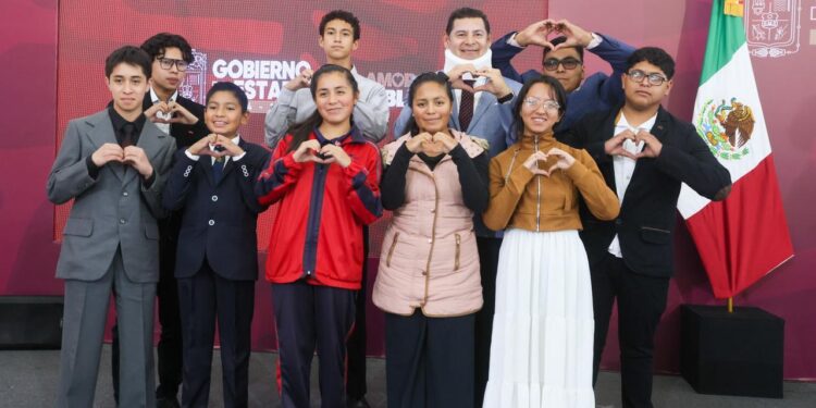 Gobierno de Puebla apoya a talento poblano rumbo a olimpiada matemática en Singapur