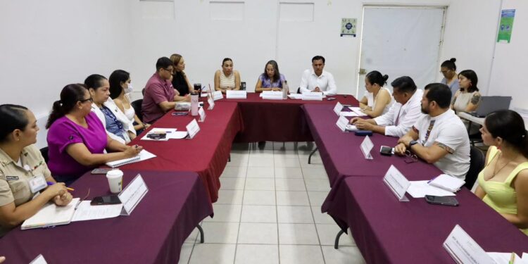 Salud Colima refuerza estrategias contra riesgos a la salud