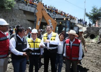 Por tierra y por aire, el gobernador Armenta Mier recorre zona afectada en Ciudad Serdán