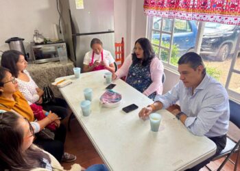En Cuajimalpa impulsan red de comedores comunitarios: Roberto Candia y Belén Enzástigue