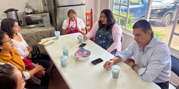 En Cuajimalpa impulsan red de comedores comunitarios: Roberto Candia y Belén Enzástigue