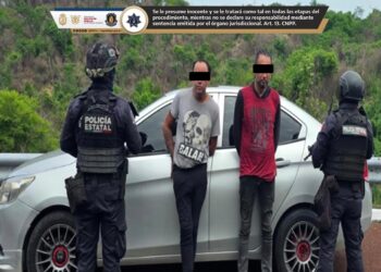Recupera Policía Estatal vehículo con reporte de robo y detiene a dos personas en Acapulco