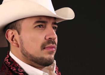 Fidel Rueda combina nostalgia y nuevos proyectos en una noche inolvidable