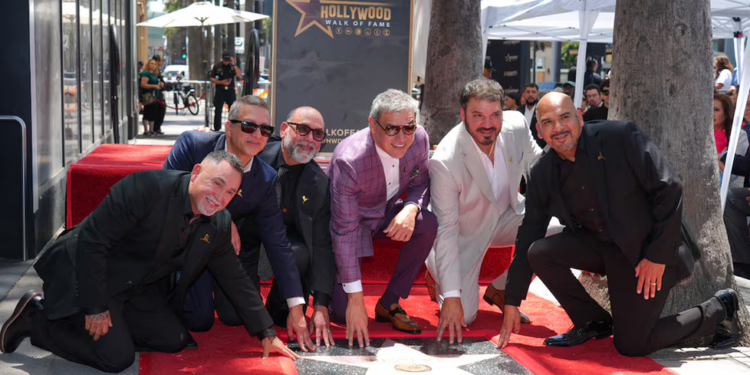 Intocable conquista Hollywood con una estrella en el icónico Paseo de la Fama