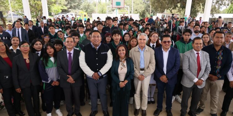 Inaugura Lorena Cuéllar nueva techumbre del CECyTE Tlachco; destaca inversión en educación como motor de oportunidades para la juventud