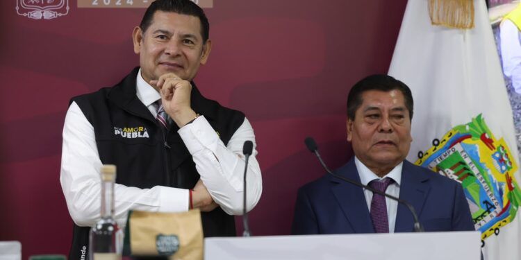 El Gobernador Armenta Mier llama a alcaldes a cumplir responsabilidades constitucionales
