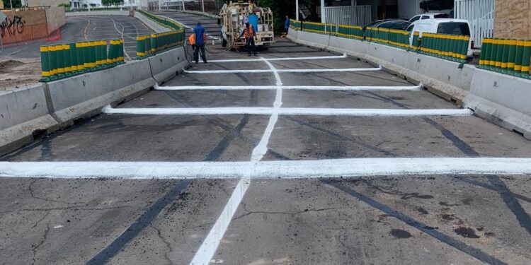 Se habilitaron  dos carriles a la circulación de oriente a poniente por la obra del puente del boulevard Pedro Infante.