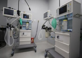 Resalta Martí Batres reconstrucción total de cinco quirófanos en el Centro de Cirugía Ambulatoria del ISSSTE