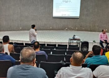 Movilidad y taxistas acuerdan mejorar servicio de transporte público en el estado de Colima