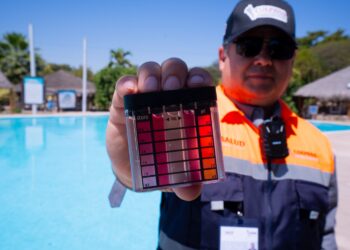 Para proteger la salud de vacacionistas COEPRISS fortalece vigilancia sanitaria en albercas y balnearios