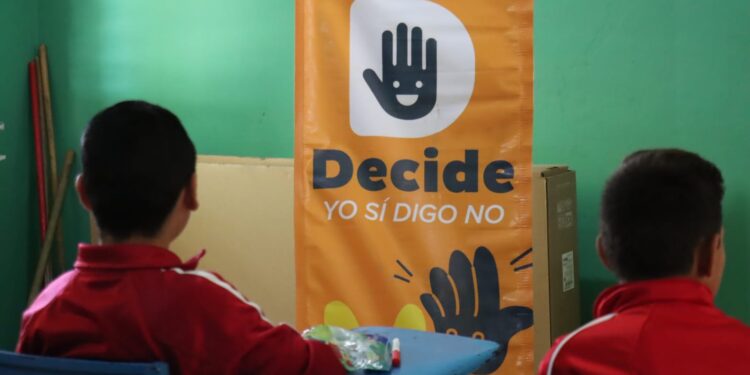 Programa preventivo DECIDE logra reducir la intención de consumir alcohol y vapeadores en estudiantes