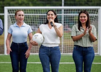 Indira Vizcaíno entregó cancha de futbol 5 en la colonia Tabachines; forma parte del Mundial Social que impulsó la presidenta Claudia Sheinbaum