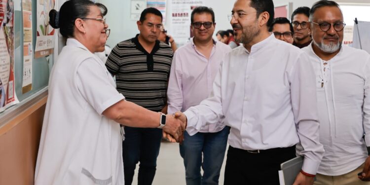 Instruye Martí Batres estrategias para fortalecer atención médica del ISSSTE en Puebla