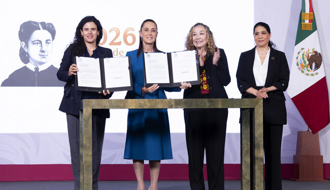 La Presidenta Claudia Sheinbaum firma y envía iniciativa de Ley General para prevenir, investigar, sancionar y reparar el daño por el delito de feminicidio