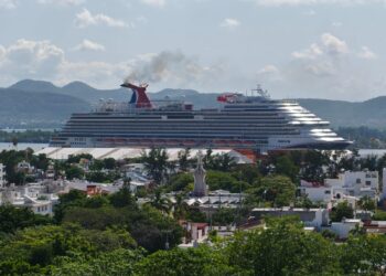 Recibe Mazatlán a más de 4,700 cruceristas este miércoles