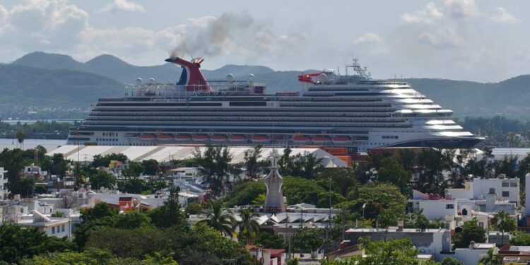 Recibe Mazatlán a más de 4,700 cruceristas este miércoles