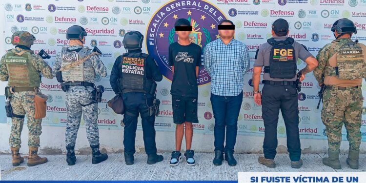 Investigaciones de FGEGuerrero permiten detener a dos probables responsables de homicidio calificado en Acapulco