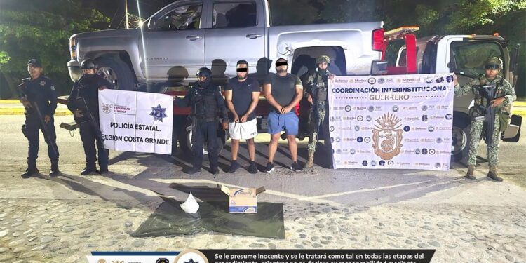 Operativos de seguridad en Atoyac y Tlacoachistlahuaca dejan tres personas detenidas y diversos aseguramientos