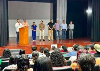Salud Colima capacita a veterinarios para reforzar prevención y control de la rabia en el estado