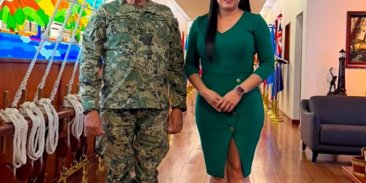 Gobernadora Indira Vizcaíno y Secretario de Marina evalúan proyectos de infraestructura para el estado de Colima