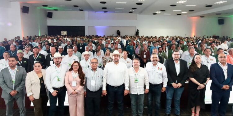 Con una convocatoria a priorizar la seguridad alimentaria y la salud pública, Ismael Bello Esquivel inaugura la segunda Convención Internacional CONISIAPA 2026