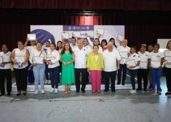 Reconoce Gobierno de Guerrero a mujeres que abren brecha en el sector transporte