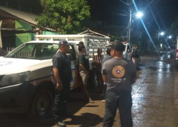 Atienden autoridades afectaciones por tormenta local en Coyuca de Benítez en la Costa Grande