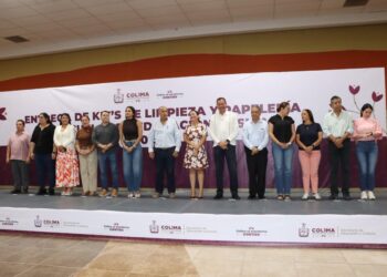Con casi 4 mdp, Educación Colima apoya a 815 escuelas de nivel básico con equipo, kits de limpieza y papelería