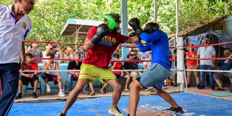 Personas Privadas de la Libertad participan en encuentro de box y reactivan el gimnasio del Centro Penitenciario de Aguaruto