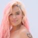 Karol G aprovecha su gira para apoyar a damnificados de Colombia y Venezuela