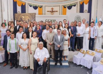 Evelyn Salgado destaca el legado de Morelos y entrega la Presea “Sentimientos de la Nación” a Bernardo Rosendo
