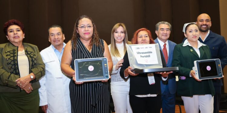 Ceci Arellano encabeza entrega de insumos y equipo biomédico al Hospital General Zona Norte