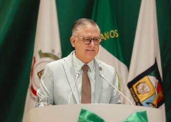 Diputado Rubén González busca que municipios aseguren acceso público y gratuito a las playas
