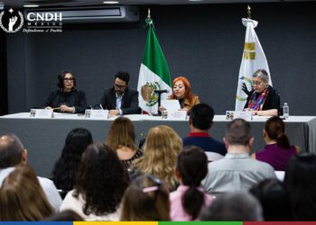 CNDH llama a fortalecer programas de residencias médicas y avanzar en reformas para proteger los derechos del personal médico residente