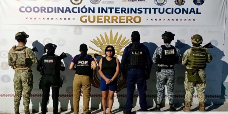 FGE Guerrero detiene a una mujer en Las Parotas en Acapulco