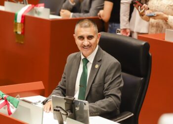 Diputado Óscar Ortiz busca regular convivencia en condominios populares